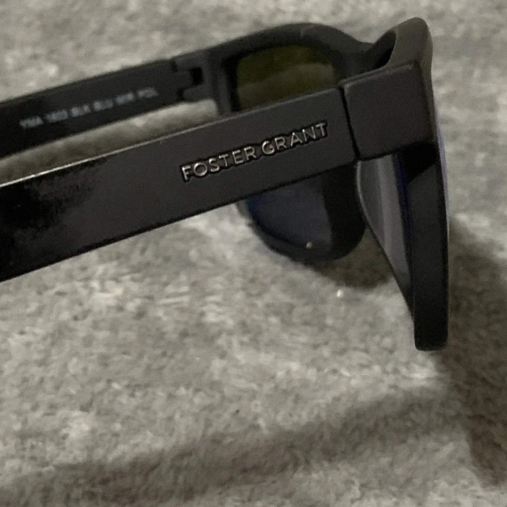 Foster Grant Polarized Sunglasses Black Blue Mirror YMA 1803 BLK BLU MIR POL